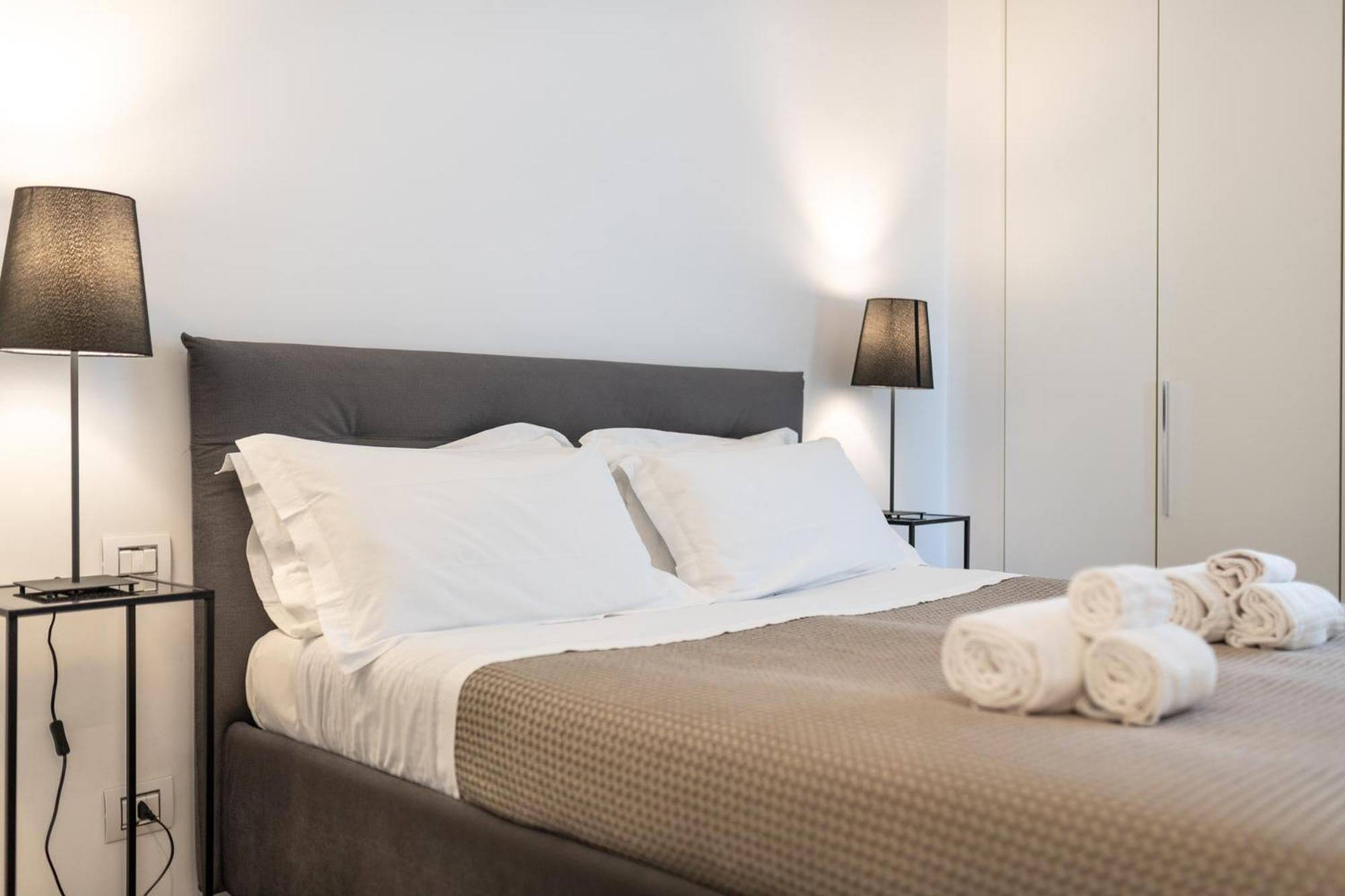 Santo Stefano Raro Rooms Collection Brindisi Exterior photo
